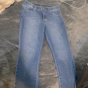 very good for people who has big thighs!! Perfect fit💓